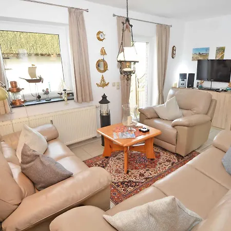 - Wg 02 über Zwei Etagen, Strandnah Apartment *