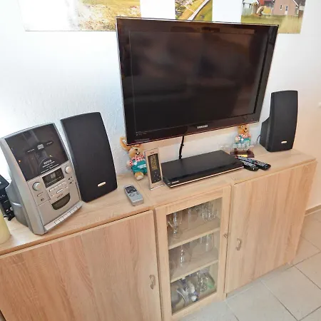 - Wg 02 über Zwei Etagen, Strandnah Apartment *