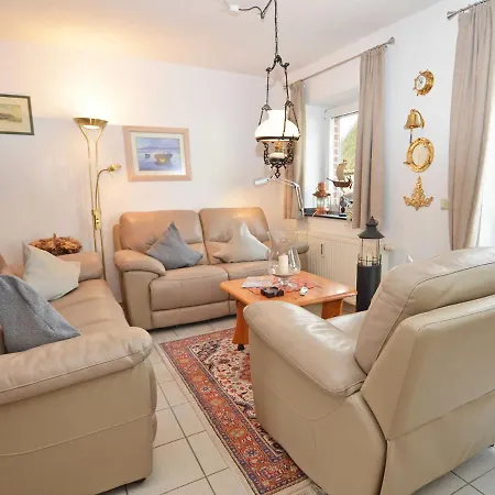 - Wg 02 über Zwei Etagen, Strandnah Apartment Lobbe